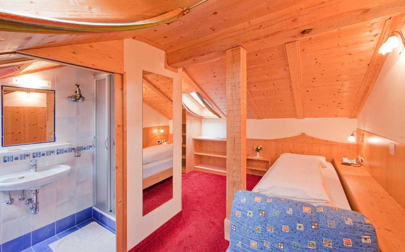 Hotel Rainegg Olang Екстер'єр фото